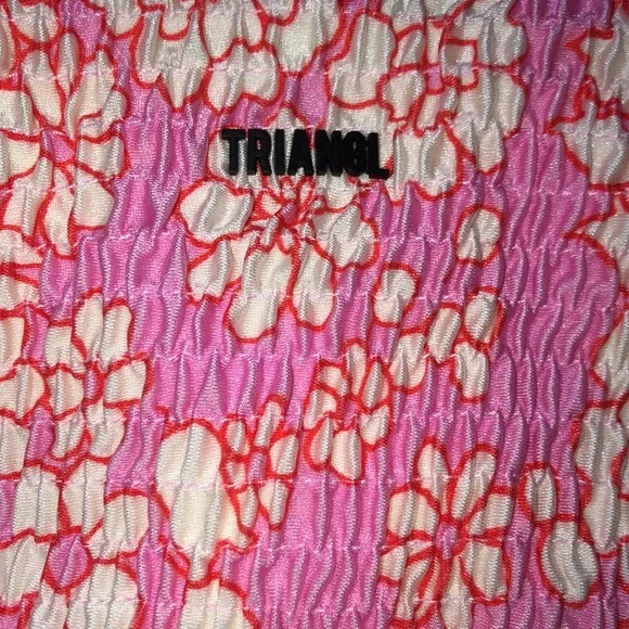 String top and bottom swimsuit set with bag. - Picture 4 of 6